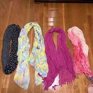 Women’s scarves